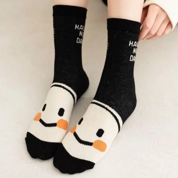 5 pairs of cute smiley face socks - Picture 5 of 5